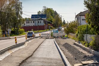 Langs Enebakkveien i Oslo lager NCC ny sykkelvei, i stor grad ved hjelp av batteridrevne anleggsmaskiner. Foto: TUM Studio