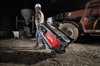 MX Fuel-lystårnet til Milwaukee leverer kraftig områdebelysning på batteri, og er en fleksibel og portabel løsning som erstatter både ledning og støyende aggregater.
