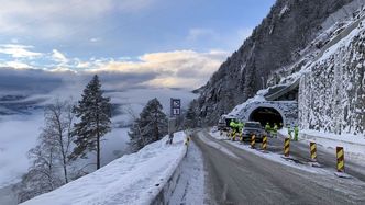 Den nye tunnelen mellom Blakset og Robjørgane i Stryn kommune avløser to gamle tunneler som var både smale og dårlige. Foto:  Vestland fylkeskommune