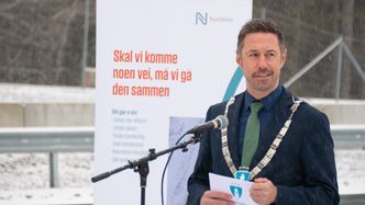 Ordfører Even Tronstad Sagebakken i Lindesnes kommune tror på positive ringvirkninger for kommunen i kjølvannet av ny vei. Foto: Nye Veier