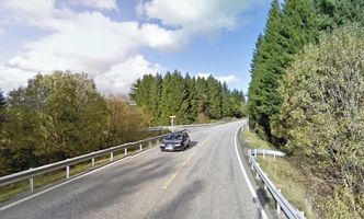 Det gamle krysset mellom E39 og Litlabøveien var ikke lett se på avstand. Foto: Google Maps