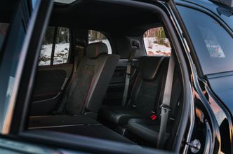 Bilen har sju seter. Foto:  Mercedes-Benz Norge.