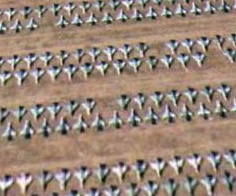 Flykirkegården AMARC i Arizona som vist i EarthViewer. Skjermbilde: Digi.no