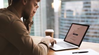 Et tettere samarbeid mellom europeiske skyleverandører vil sammen med Data Act kunne styrke Europas betydning på dette feltet. Foto: Copyright (c) 2021 fizkes/Shutterstock