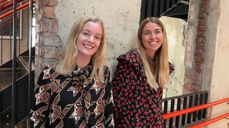 Louise Berge og Adele Heger i Accenture. Foto: TUM Studio 
