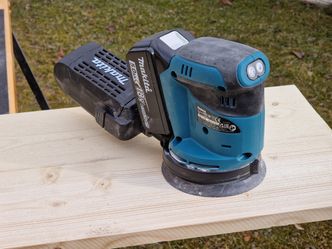 <strong>Makita DBO180Z:</strong> Den imponerte ikke med verken ytelse eller stabilitet, men tar igjen litt ved å være billig. Foto: &nbsp;Odd Richard Valmot