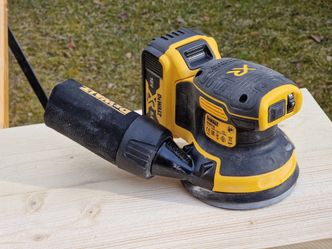 <strong>DeWalt DCW210N:</strong> Svært bra ytelse og grei pris, men litt høyere enn modellene fra Bosch og litt mer vibrasjon. Foto: &nbsp;Odd Richard Valmot
