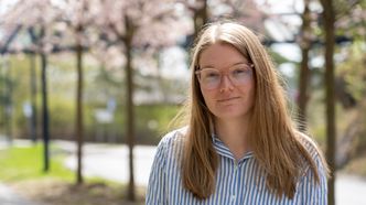 – Vi jobber hele veien fra toppledelsen til ingeniørene på gulvet. Vi etterlever virkelig slagordet vårt «Cyber security for the real world», forteller Maria Jinert Johansson i DNV. Foto: TUM Studio