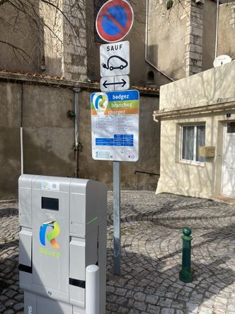 Utbygging av ladestasjoner går tregt, her fra Aude i Frankrike. Foto:  Alf Ole Ask/Energi og Klima