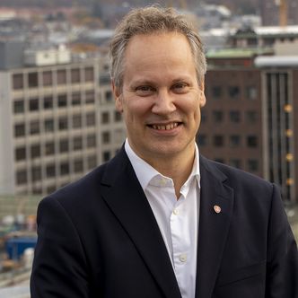 – Statens vegvesen sier det vil kunne være aktuelt med mindre endringer på noen strekninger. Gode veinormaler er viktig i det videre arbeidet med alle prosjekter som er under planlegging nå, sier samferdselsminister Jon-Ivar Nygård. Foto: Henrik Jonassen/SD