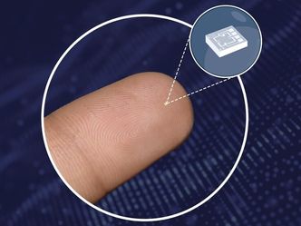 Illustrasjonen viser sensorelementet Invivo har utviklet. Det måler 0,82x0,82x0,5 millimeter og er integrert i en 1,2 millimeter tykk slange, som føres direkte inn i urinblæra. Ill: Invivo Bionics