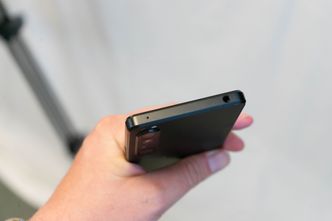  Sony har lagt til hodetelefonport, noe vi sjelden ser på flaggskip i dag. Foto: Oskar Hope-Paulsrud