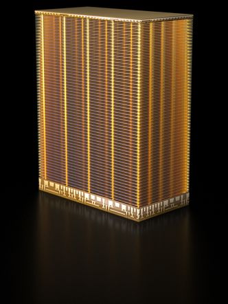 Microns nye, NAND-baserte flashminnebrikke har 232 lag i tillegg til kontrollogikken nederst. Illustrasjon: Micron