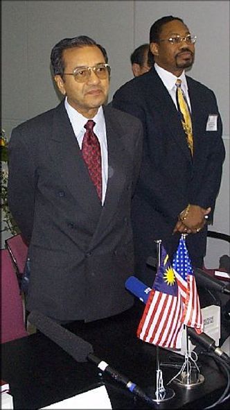 Mohamad Mahathir og Isaac B. Horton. Foto:  Eirik Rossen