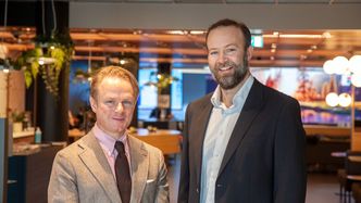 David Hansen, Enterprise Public Sector Sales Manager i Microsoft Norge, og Andre Stene Larsen, CEO i DNI. Foto:  Kurt Lekanger