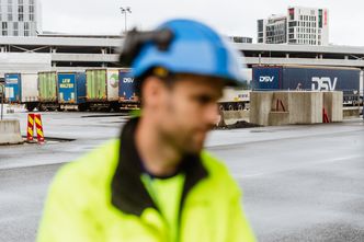 Grønt løft: Prosjektet øker kapasiteten med 80.000 kontainere (TEU) i året, som tilsvarer ca. 40.000 trailere på veien mellom Oslo og Bergen. Det utgjør omtrent 1.5 kilometer sammenhengende gods på veien daglig. Foto: Nils-Roe Fjørtoft