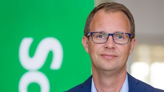 Flemming Hansen, Segment Manager for industri-sluttbrukere og maskinbyggere i Schneider Electric, oppsummerer her noen vesentlige punkter fra en nylig publisert studie om bruk av data til produktivitetsøkning. Foto: Schneider Electric