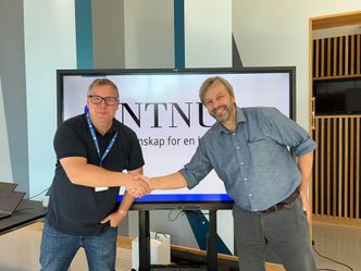 – Vår påstand er at bygg- og anleggsbransjen får dokumentert kompetanse gjennom våre VDC-kurs og som vil effektivisere prosjektgjennomføringen, sier professor Eilif Hjelseth ved NTNU (t.h.) og daglig leder Bjørn Ungersness i Lean Communications (t.v.).