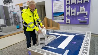 – Enkelheten i løsningen, og det at man unngår fukt, gjør rett og slett Jackopor Ringmur RA til et mye bedre produkt, sier Eivind Olsen i Bewi. Foto: TUM Studio