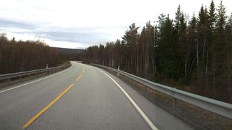 2019: Riksvei 3 ved Svebekken nord for Rena før utbedringen. Foto: Statens vegvesen