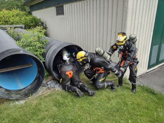 Trening: Fremrykning og forsering av rør i blinde, med innlagte hindringer!