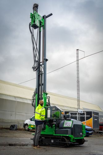 Pelemaskinene skal jobbe autonomt, og sikrer effektiv og nøyaktig montering. Foto: Solcellespesialisten