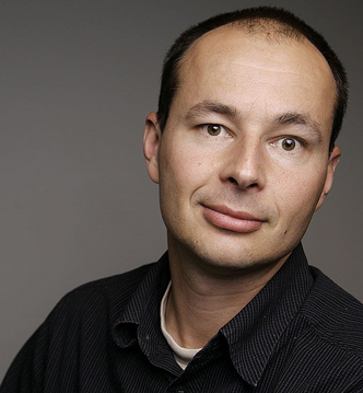 Klimatolog Rasmus E. Benestad stiller spørsmål om klimaarbeidet til oljebransjen. Foto: Meteorologisk institutt