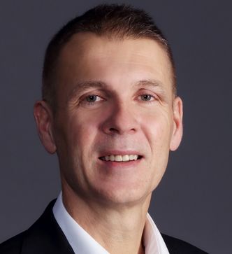 I dag vil kunden vite presist hva de kjøper, hvordan produktet er laget og med hvilke prosesser, påpeker Patrik Haldén, kundeansvarlig i Hexagon EAM Norden Foto: Privat
