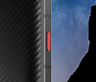 ThinkPhone har fått den lille røde klappen fra ThinkPad som gir ekstra funksjonalitet. Foto:  Motorola