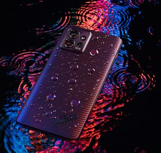 ThinkPhone tåler vann, støv, fall og har ripesikkert Gorilla Glass Victus Foto:  Motorola