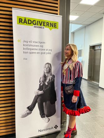 Eriksen feirer premieren på andre sesong av «Rådgiverne». Foto: Privat
