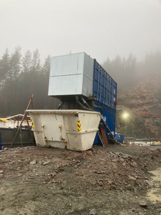 Til nå er det produsert 400.000 liter med tørrstoff. Cirka 95 prosent av massene er i en tilstandsklasse som er mulig å gjenbruke i prosjektet. Foto: Nye Veier