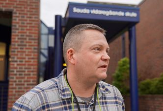 – Jeg blir tatt svært godt imot når jeg reiser rundt og besøker potensielle lærebedrifter, sier studiekoordinator Eirik Aasheim ved Sauda vidaregåande skule. Foto:  Thomas Førde