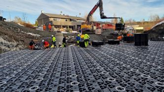 Fordrøyningsanlegget på 1302 kubikkmeter består av AquaCell overvannskassetter fra Norsk Wavin. Foto:  Wavin