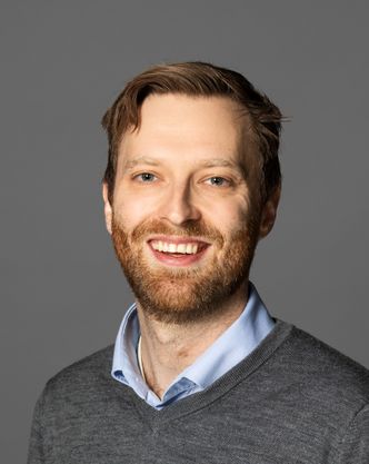 «No code» og «low code» gjør det mye enklere og raskere å utvikle digitale løsninger, fremholder daglig leder og medgründer Marius Tuft i Appfarm. Foto: Ellen Johanne Jarli