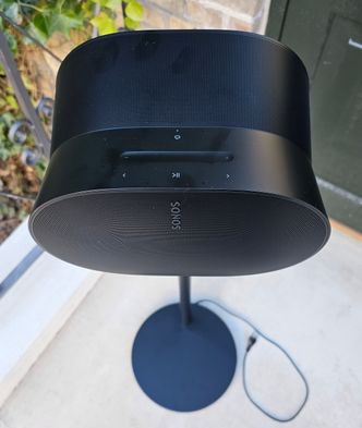 Sonos Era 300: To basser og fire diskanter sørger for veldig mye lyd. Foto: Odd Richard Valmot