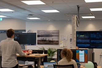 Appen får inn data fra en lang rekke kilder, som blir presentert på en brukervennlig og oversiktlig måte. Foto: TUM Studio