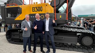 Fra venstre: Stephen Roy, Martin Lundstedt og Melker Jernberg med EC500