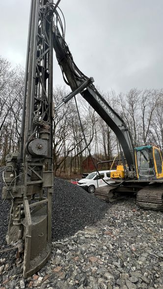 Metoden går ut på at vi installerer temperatursensorer og seismiske måleinstrumenter i selve pelene Foto:  Linda Grønstad, Statens vegvesen