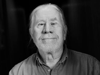 Tor Sverre Lande, populært kalt for Bassen, forteller at radaren deres gjør det mulig å måle om noen puster i et rom. Da kan brannmenn vite hvor de skal lete etter overlevende i brennende bygninger. Foto:  Ola Gamst Sæther/UiO