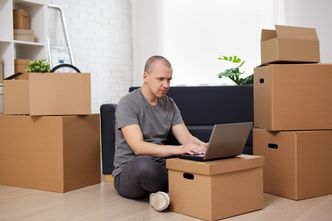 Det kan ta tid å komme i orden, enten det er i ny bolig eller i skyen. Foto: Colourbox