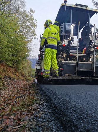 Nå er tiden for lengst inne til at også asfaltbransjen i høyere grad måles på kvalitet, miljø og kompetanse, i tillegg til pris, skriver Grete Aspelund i dette innlegget. Foto:  NCC