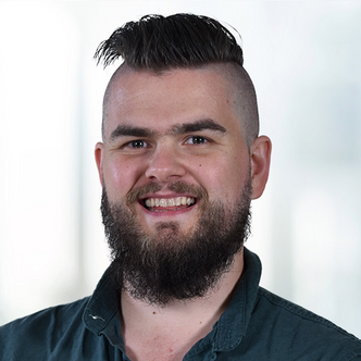 – Vi må tillate oss selv å ta et skritt til siden selv om omstillingstakten skal opp, skriver Stian Melhus, som leder Klyngen for dekommisjonering og gjenbruk.