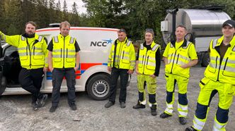 NCC har i juni gjennomført tester av arbeidstøy med AI-teknologi hos denne asfaltgjengen i Trøndelag. Foto:  NCC