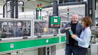 Le Vaudreuil-fabrikkens energibruk og karbonutslipp er takket være systemet fra Schneider Electric redusert med 25 % og materialavfallet med 17 % siden programmet for å digitalisere anlegget startet i 2018. Foto: Schneider Electric