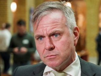 Venstres Alfred Bjørlo mener EØS-avtalen nok en gang redder oss fra en regjering som forakter privat næringsliv. Foto:  Ole Berg-Rusten/NTB