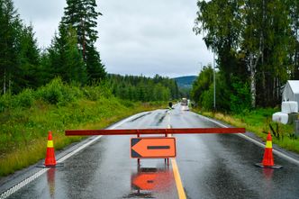 Veien Vestre Hurdalsveg mot Hurdal er stengt under ekstremværet Hans som har blitt ... Foto: Rodrigo Freitas/NTB