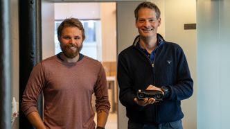 – Grunnen til at vi valgte Bosch Rexroth og det produksjonsutstyret til å lage kameraene er nøyaktighet i bildekalibreringen, sier Hestmann (T.H.). Foto:  TUM Studio