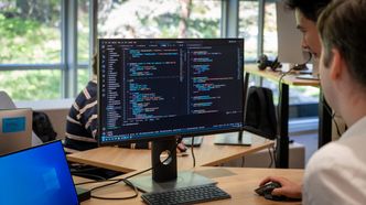 – I dag er jeg veldig glad for at jeg faktisk tok meg tid og la energi i å fylle ut CVen min og legge den inn databasen deres, sier Tor. Foto: TUM Studio