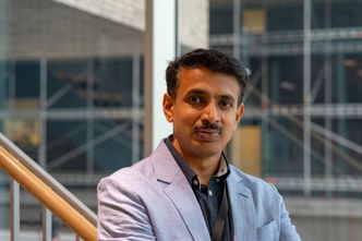 Leder for DNB-enheten Tech Operations & Support, Avesh Godase. Foto: TUM Studio